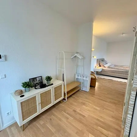 Apartment Cityhub Zentral, Komfortabel, Tiefgarage Tamm
